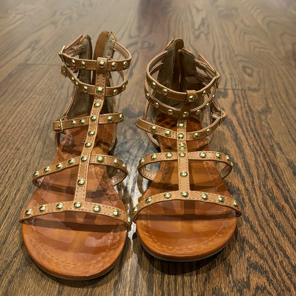 Women’s size 8.5 gladiator style sandal